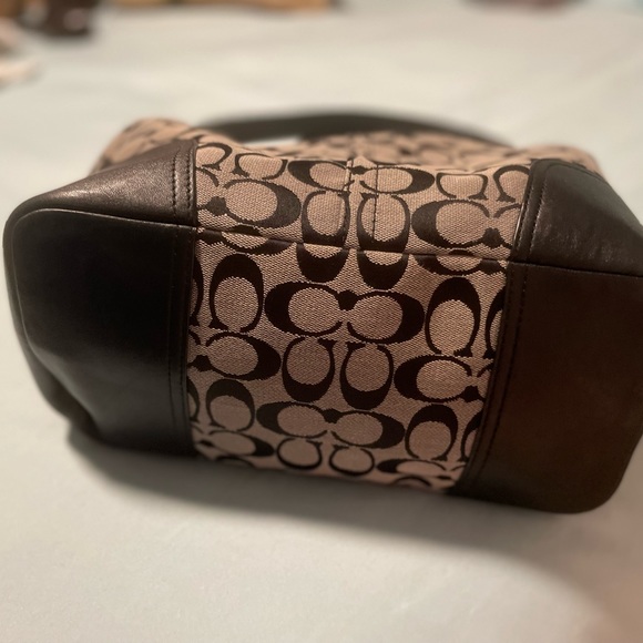 Spacious Signature C Coach Slouch - Picture 3 of 8